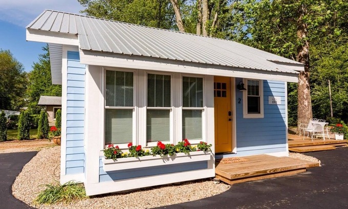 Paw Paw Lake Cottage | Heron's Nest I Paw Paw Lake Cottages I Erie #2