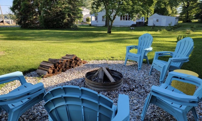 Paw Paw Lake House | Heron's Nest I Paw Paw Lake Cottages I Chicago #7