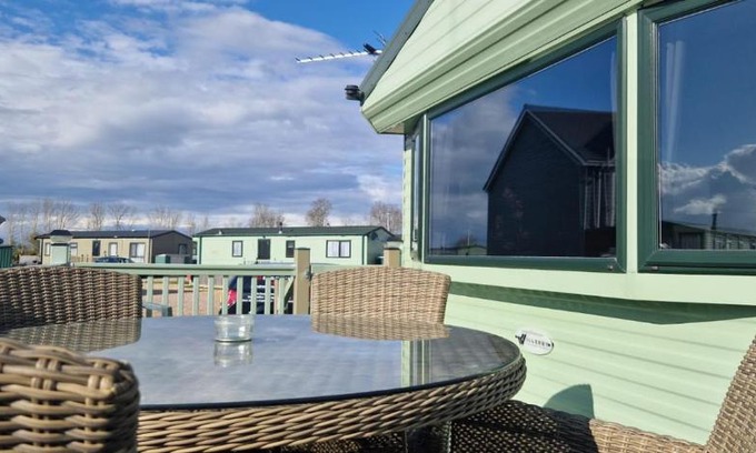 Kirkmichael Resort | Herons Mead Touring Park and Fishing Lakes - Plot 18