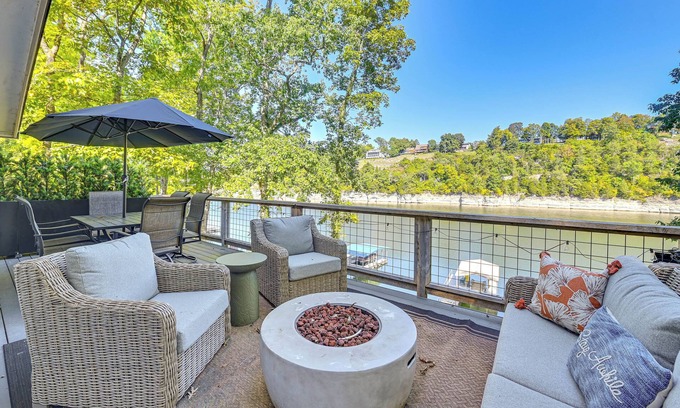 Lancaster House | Herrington Lake Retreat w/ Dock, 1 Mi to Marina!