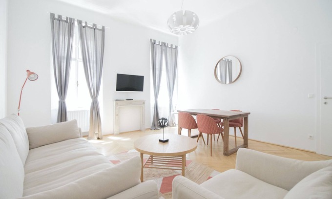 Innere Stadt Apartment | HeyMi Apartments Stephansdom