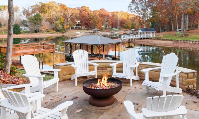 Mayhew House | HGTV Design | Private Dock | Hot Tub | Fire Pit