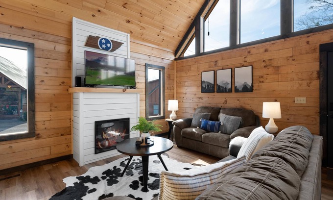 Sevierville Cabin | HGTV Pet Friendly | Hot Tub & Arcade Game Zone