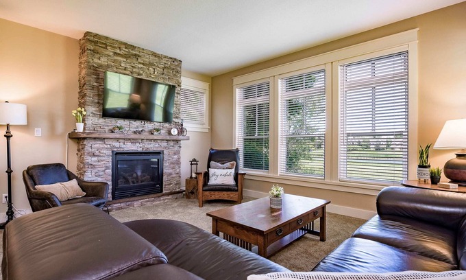 The Blue Mountains Condo | Hickory Ridge Condo: Steps to Blue Mountain Village!