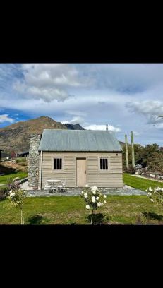 Lower Shotover Villa | Hicks Cottage