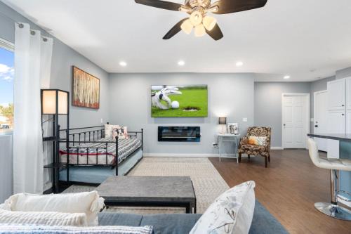 Cottonwood-Verde Village House | Hidden Courtyard Gem Near Vineyards with Shared Hot Tub Perks
