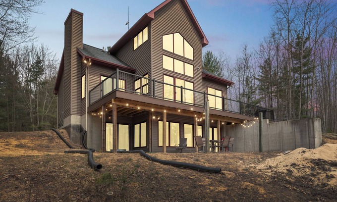 Lake City House | Hidden Creek Hideaway (Sleeps 8) Sauna, Fire Pits, and Fall Foliage Views Awaits!
