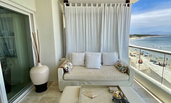 Emiliano Zapata Condo | Hidden Gem! 1br1bth Condo Right on the Beach!