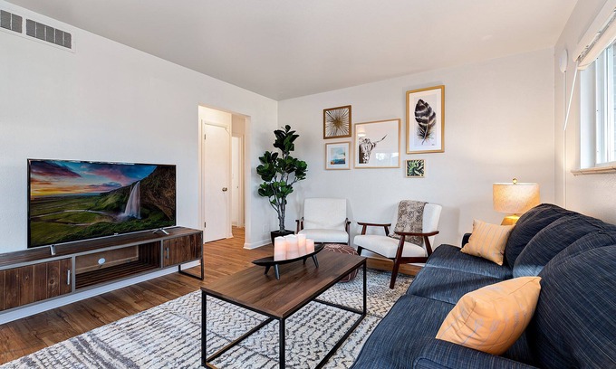 University Acres Condo | Hidden Gem Near Old Town | Grill & Cruiser Bikes!