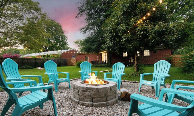 Hikes Point House | Hidden Gem: Stylish Comfort, Prime Location
