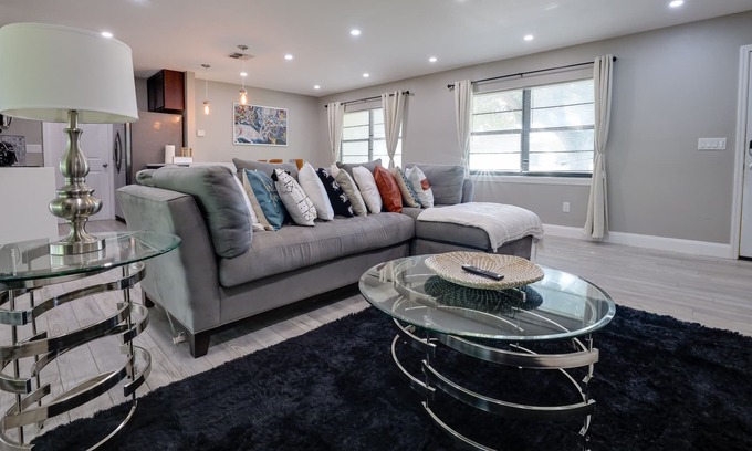 Deltona Lakes House | Hidden gem w/ an exhilarating backyard view