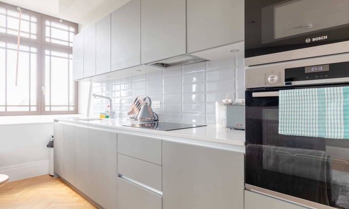 Brixton Apartment | Hidden Gem with Private Balcony, Brixton!