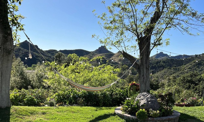 Malibu House | Hidden Mtn. 💎 Family Fun ❤ Suite All In One 🔥 Tub ☀sets Lushes' Gardens 💐
