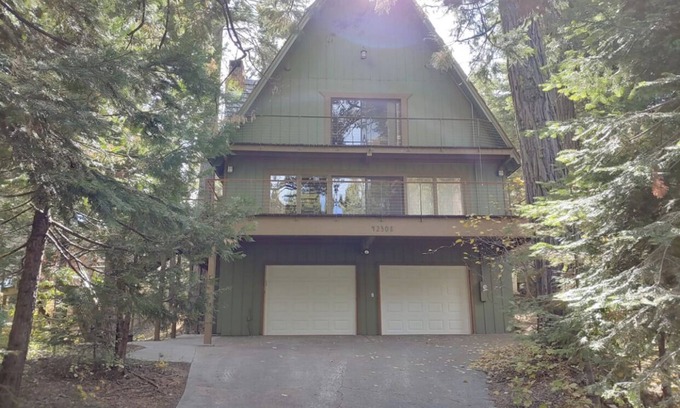 Sierra Cedars House | Hidden Pines at Shaver Lake