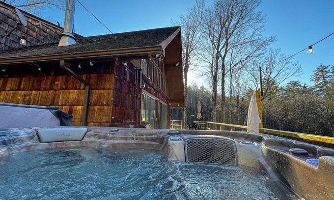 Oliverea Ski Chalet | Hidden Pond: 7 Acres w/Swim Pond—Hot Tub—Creek+