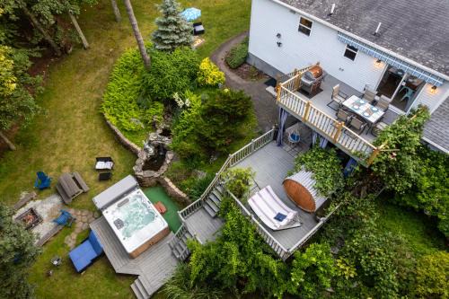 Bushkill Ski Chalet | Hideaway Hot Tub Sunna Lake Kayaks Pool