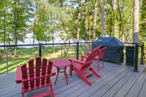 Higgins Lake House | Higgins Lake Vacation Rental with Lake Views and Deck!
