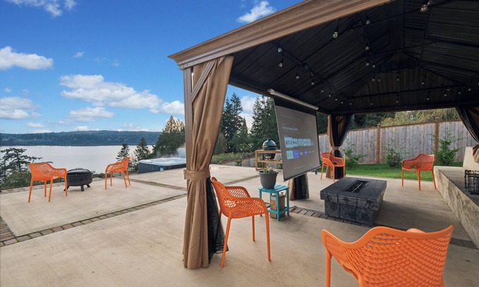 Adelma Beach House | High bank waterfront estate on Whidbey Island