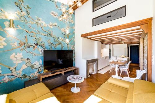 Old Lyon Apartment | High-end apartment overlooking the quays AIL