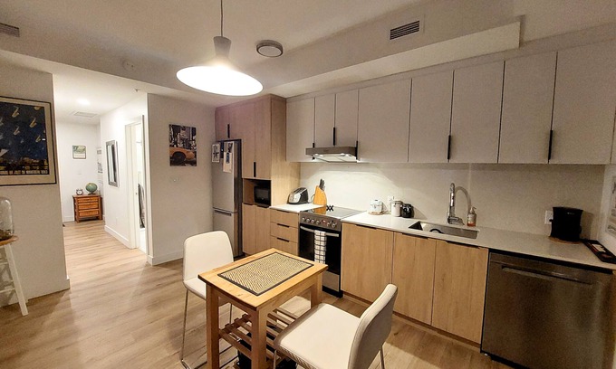 Ahuntsic-Cartierville Apartment | High End Studio in Central District