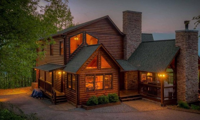 Mineral Bluff Cabin | High Five Lodge by Escape to Blue Ridge