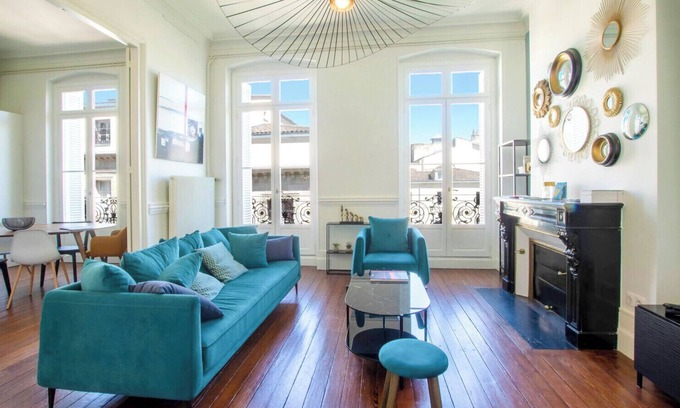 Hotel de Ville - Quinconces Apartment | High quality flat for 6 in the heart of the historic centre