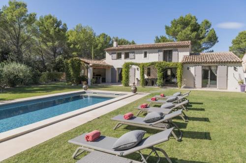 Lourmarin Villa | high standard provencal bastide with heated pool in lourmarin in the luberon, vaucluse. 10 people
