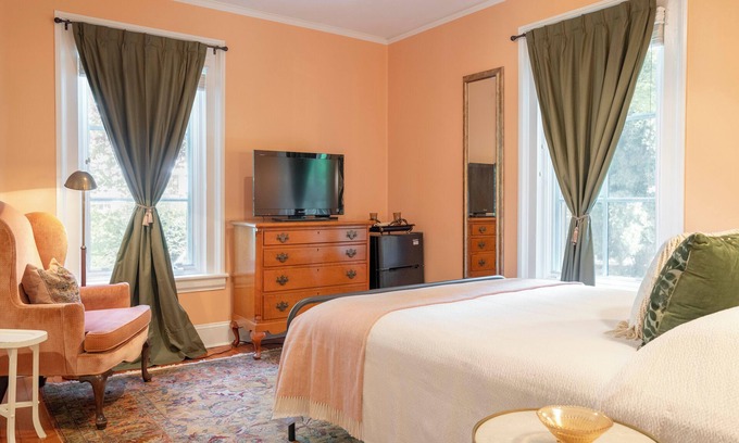 North Downtown Apartment | High Street Inn W High St Room | 1 Bed, 1 Bath