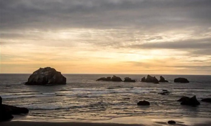 Bandon House | High Tide Hideaway OCEAN VIEW! Sleeps 11, Pets OK