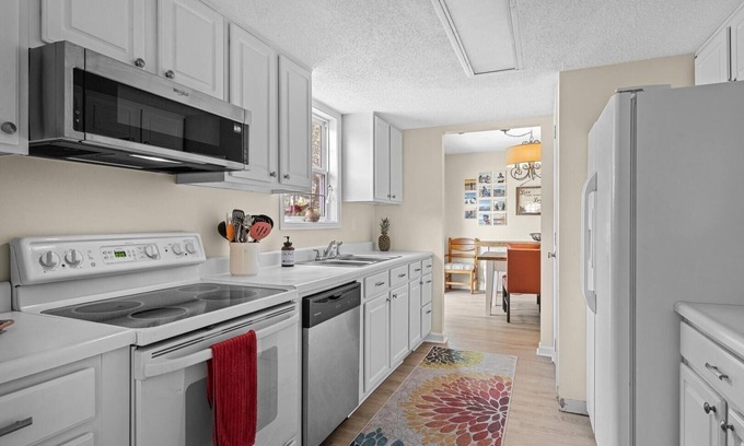 Harkers Island House | High Tider 3 Bedroom Home by RedAwning