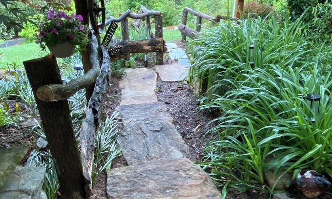 Black Mountain Apartment | High Top Hide-Away~ Your Retreat to Privacy