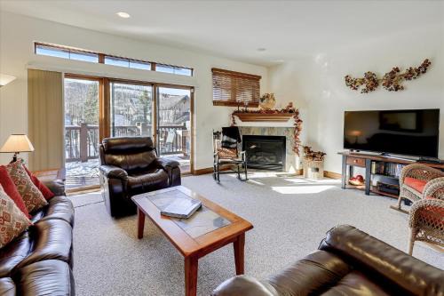 The Highlands House | Highland Greens 66 townhouse