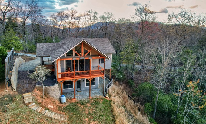Blairsville Cabin | Highland SunsetnSunset view - close to lake, hiking, wineries. Family friendly.