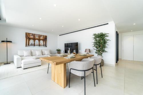 Fuengirola Apartment | Higuerón Rental West Sunrise