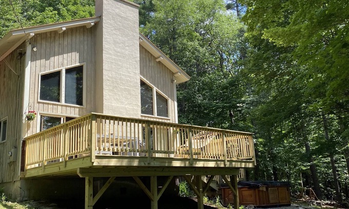 Wardsboro House | Hike, Bike, Ski! Southern VT house with Fireplace and Hot Tub