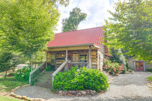 Weaverville House | Hike, Leaf Peep and More Sleek Cabin in Weaverville
