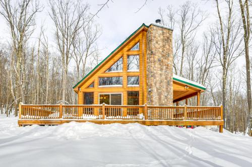 Terra Alta House | Hike, Ski and Raft Terra Alta Cabin with Large Deck
