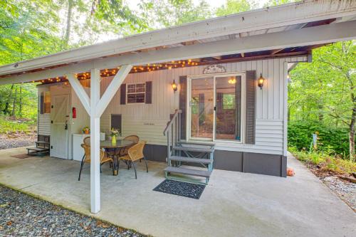 Newland House | Hike, Swim, Ski and More Pet-Friendly Newland Home!