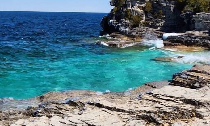 Tobermory House | Hiking Boots to Flip Flops a Waterfront Retreat