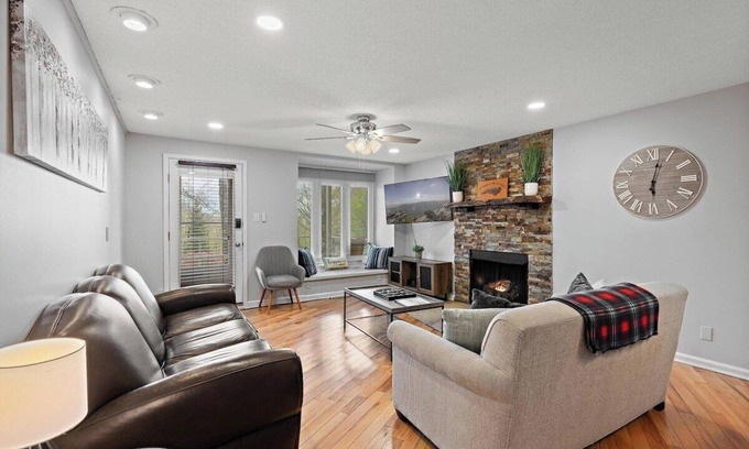 Sugar Mountain Condo | Hiking Trails, King Bed, View, Recently Renovated