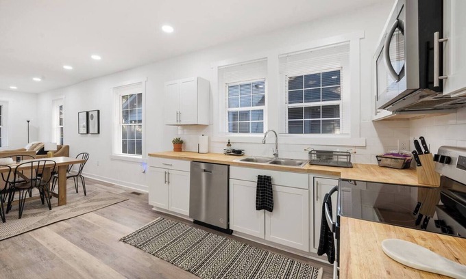 Lynchburg House | Hill City Hideaway-4 miles to LU