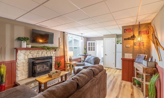 Minocqua House | Hill Hideaway Cottage Unit 1