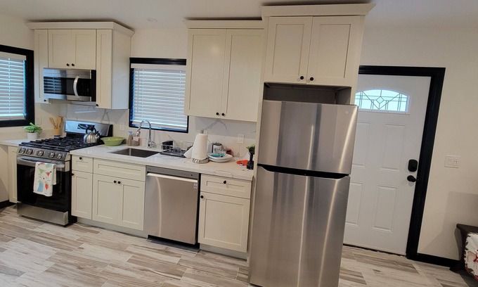 Castro Valley Cottage | Hillside Detached secluded one bedroom