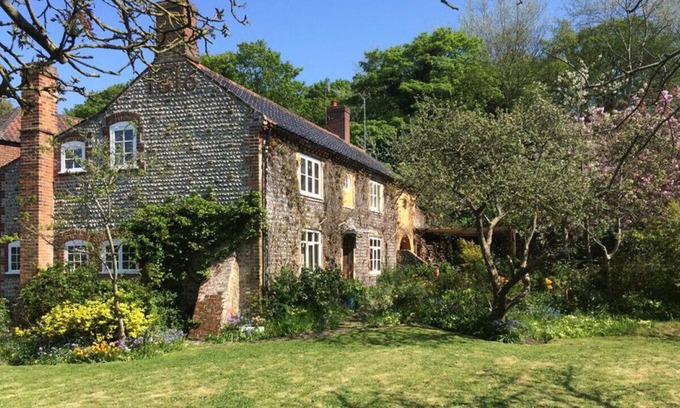 West Runton House | Hillside - Four Bedroom House, Sleeps 8