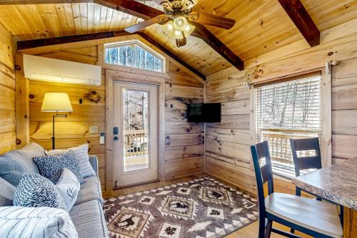 Franklin House | Hillside Hideaway