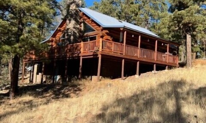 Greer Cabin | Hillside Rustic Retreat