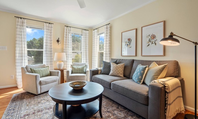 Northwest Raleigh House | Hilltop cottage - Midtown Raleigh - pet friendly