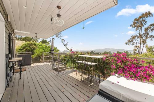 Elysian Heights House | Hilltop Escape