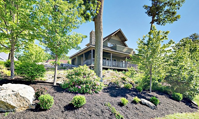 Edgecomb Cottage | Hilltop Harbor Cottage w/ Views of the Bay & Wiscasset Village