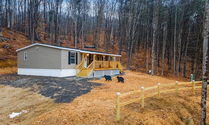 Ashland House | Hilltop Hideaway